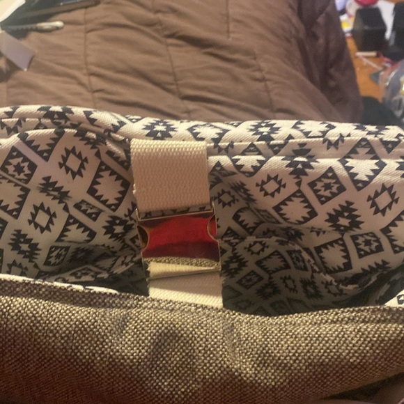 NWOT Aztec print Sage and Harper messenger bag - Picture 4 of 7